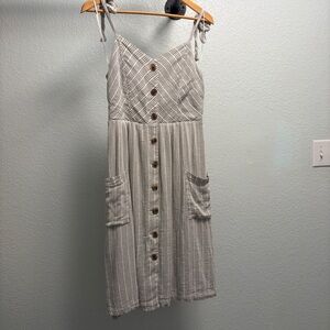 LC Lauren Conrad pinstriped dress women’s size Small white & grey pockets button
